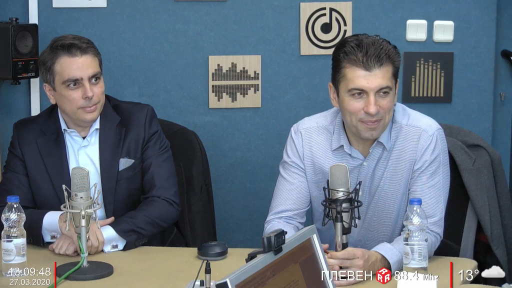 Кирил Петков и Асен Василев с призив да се поръчат 8 млн. теста, за да спасим икономиката
